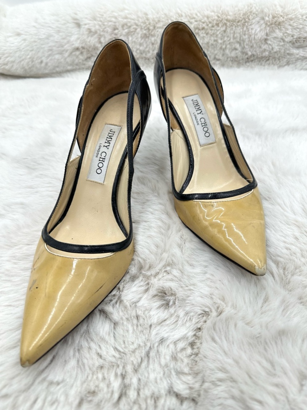 Jimmy Choo Patent Leather Pointed Toe Heels Cream‎ Black Pumps 38.5 US size 8.5
